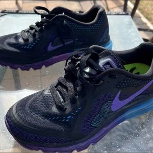 Women’s Nike Air Max Size 7.5